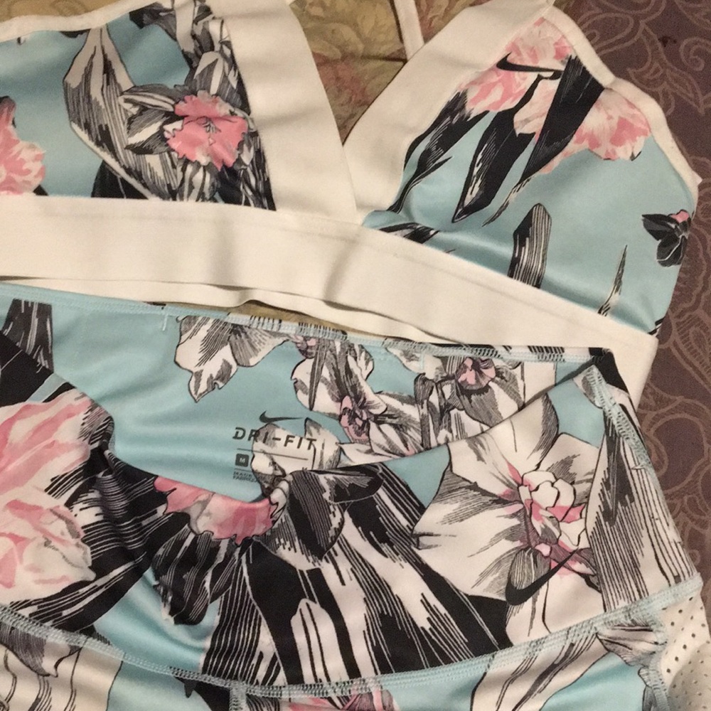 Nike sports wear matching set